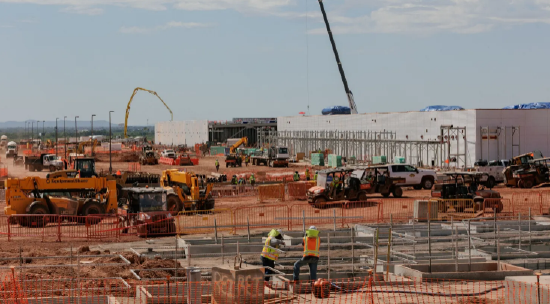 安全配资网 OpenAI价值5000亿美元星际之门项目中的第一个数据中心在得州启用